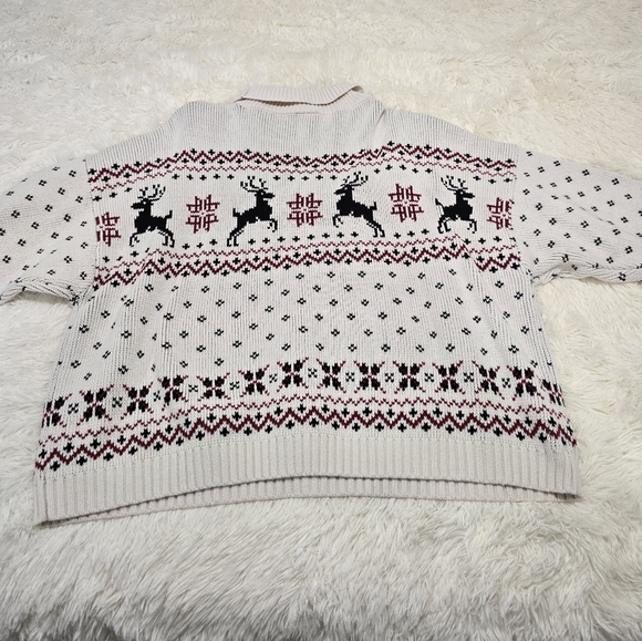 Sweater - Picture 2 of 6